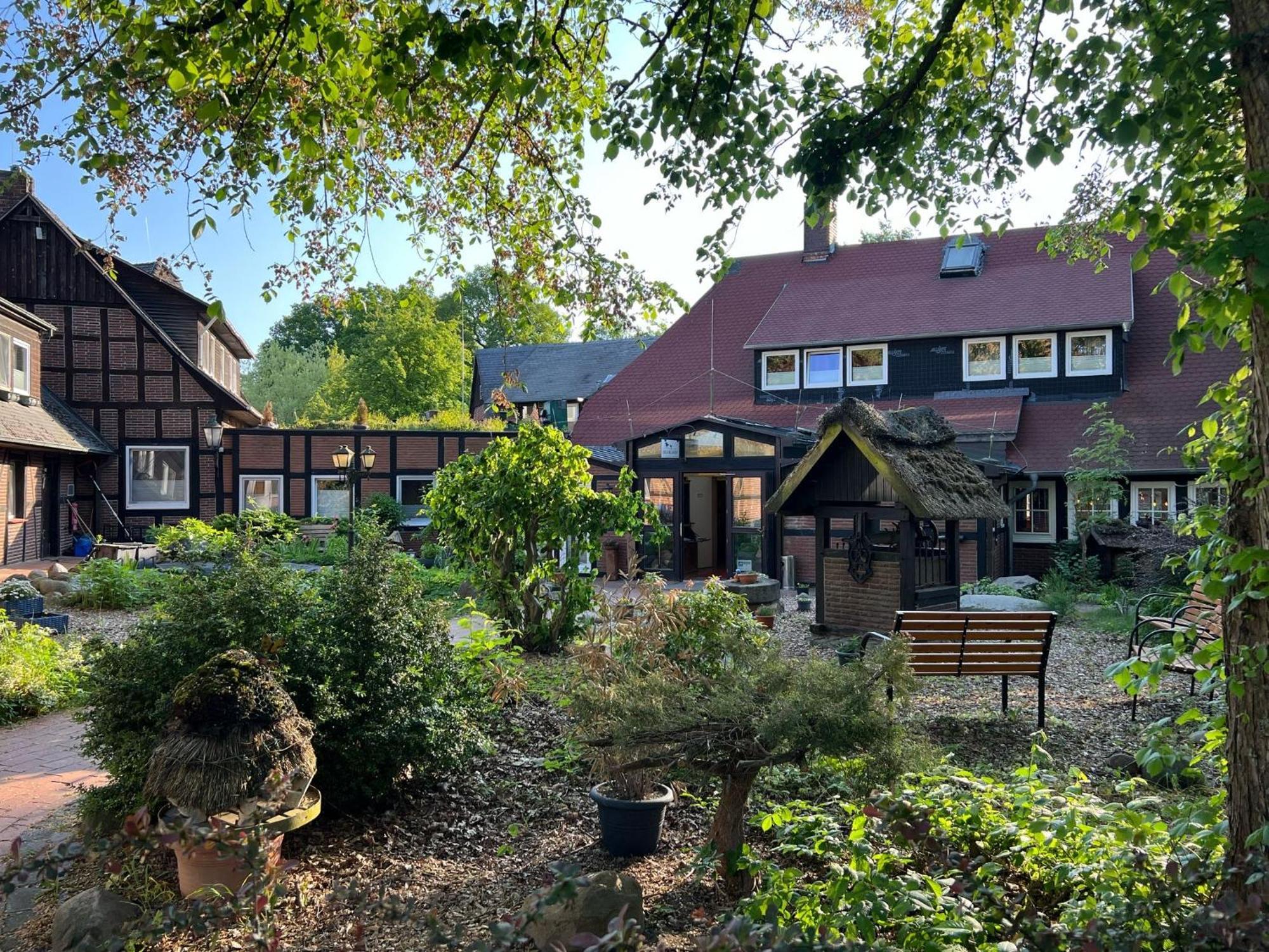 Ihr Ferien Hotel Brunnenhof Suhlendorf Exterior photo
