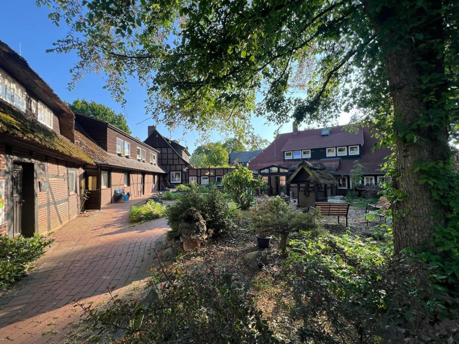Ihr Ferien Hotel Brunnenhof Suhlendorf Exterior photo